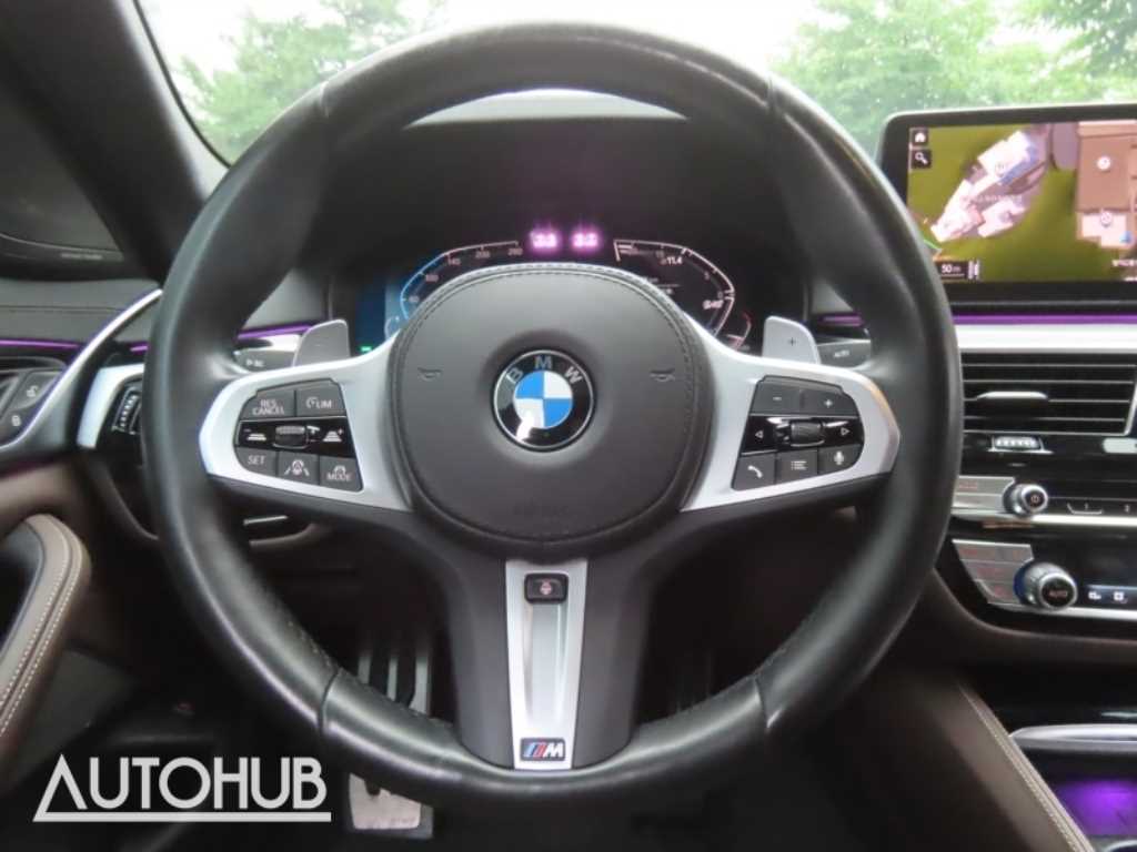 BMW 5-Series — photo 17