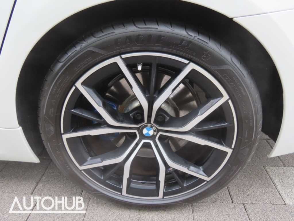 BMW 5-Series — photo 18