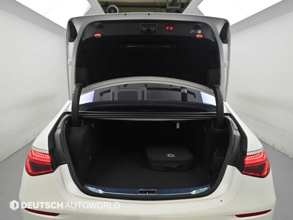 Mercedes-Benz S-Class — photo 19