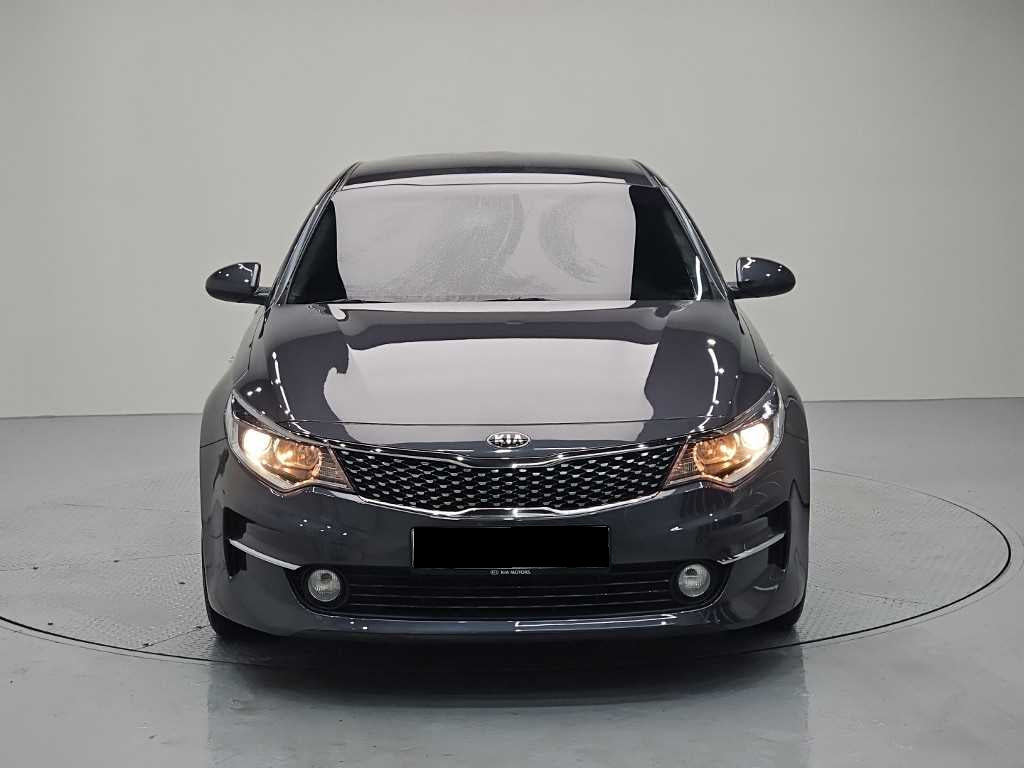 Kia K5 — photo 02