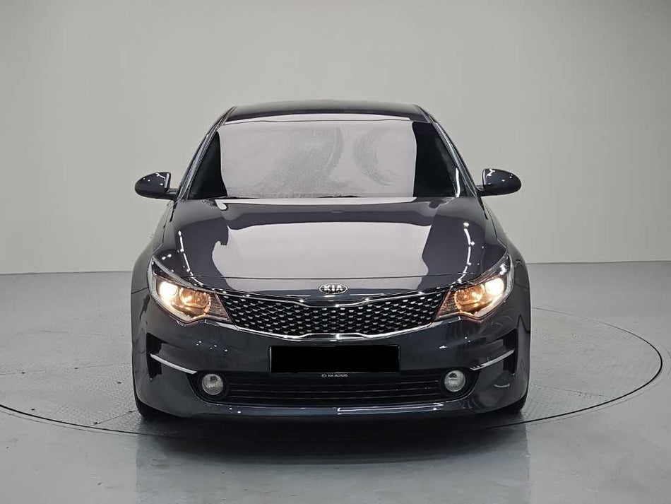 Kia K5 — photo 02