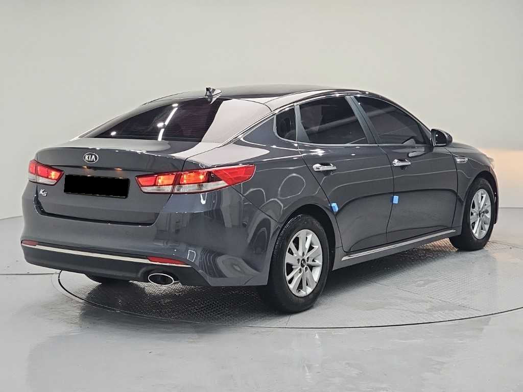 Kia K5 — photo 04