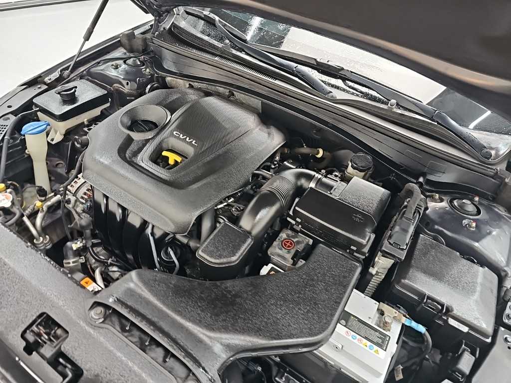 Kia K5 — photo 05
