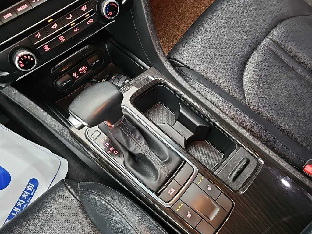 Kia K5 — photo 08