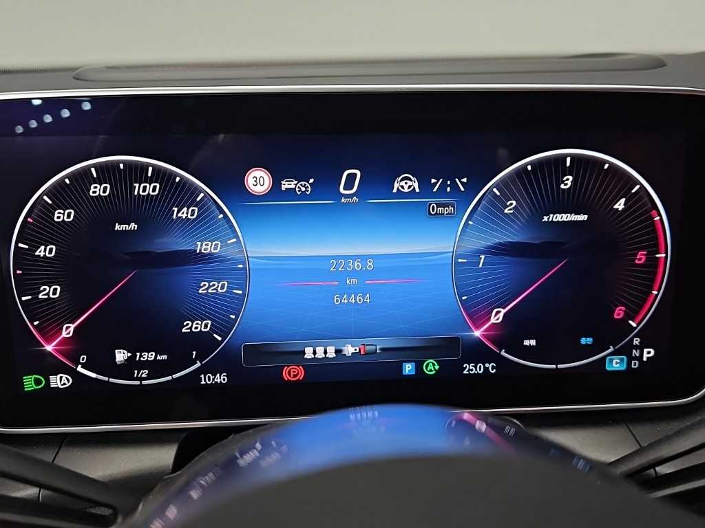 Mercedes-Benz GLC-Class — photo 06
