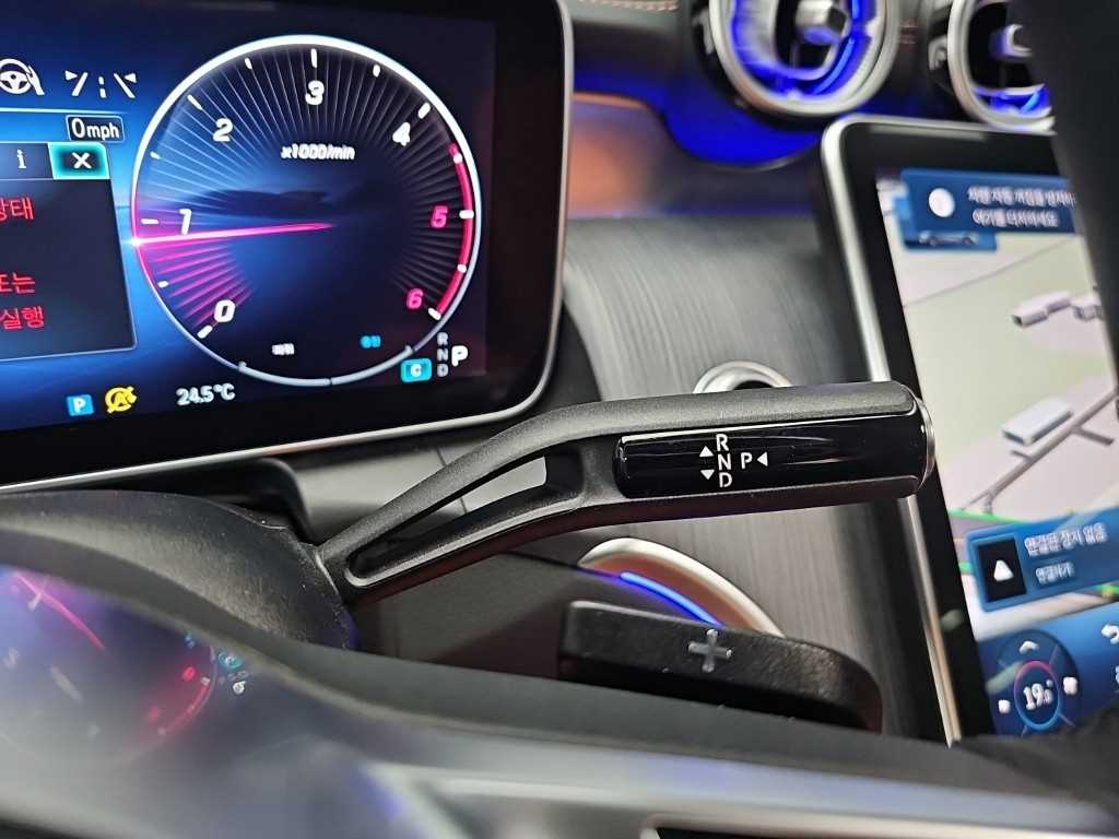 Mercedes-Benz GLC-Class — photo 08