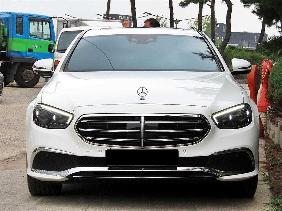 Mercedes-Benz E-Class — photo 02