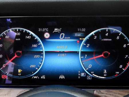 Mercedes-Benz E-Class — photo 09