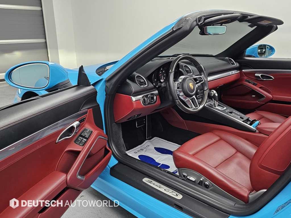 Porsche 718 — photo 11
