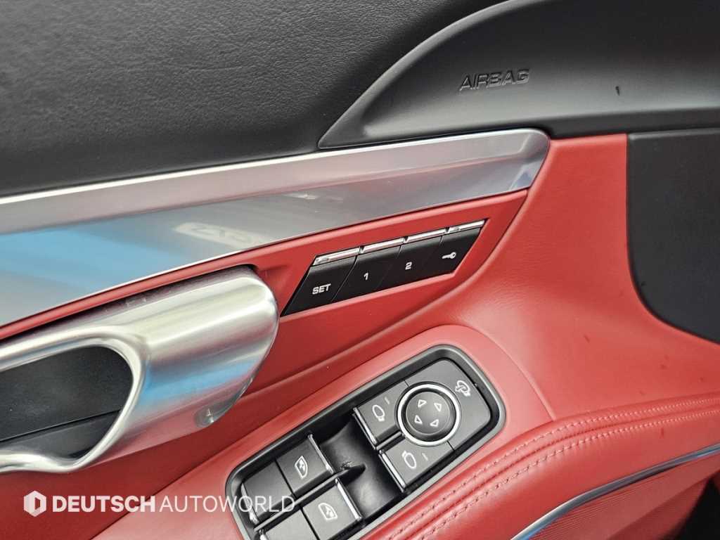 Porsche 718 — photo 12