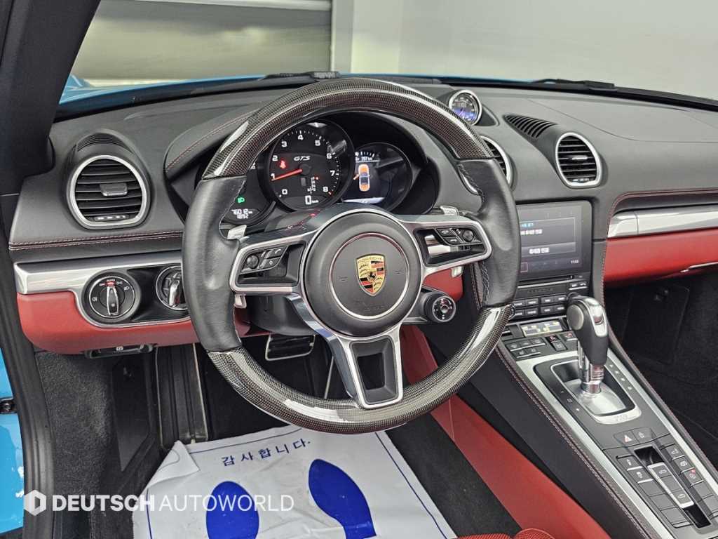 Porsche 718 — photo 13