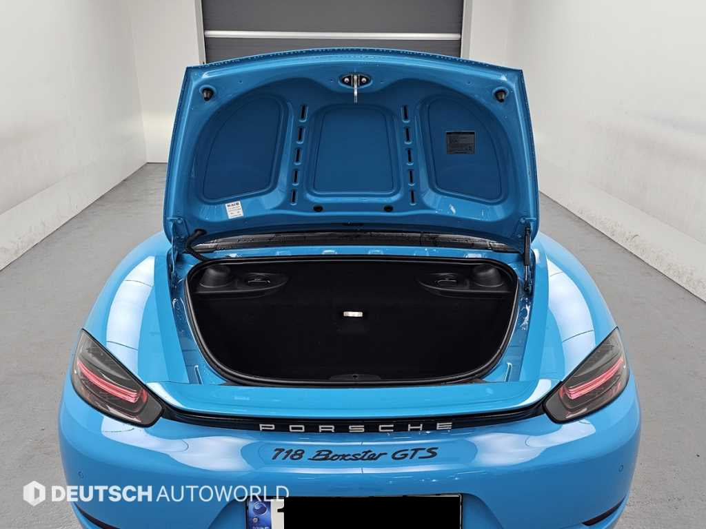 Porsche 718 — photo 18