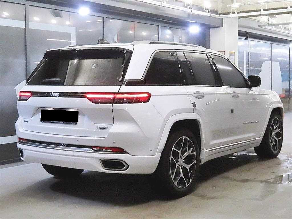 Jeep Cherokee — photo 04