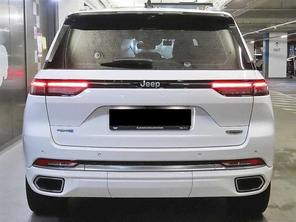 Jeep Cherokee — photo 05