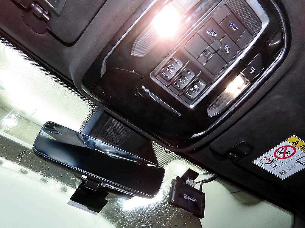 Jeep Cherokee — photo 13