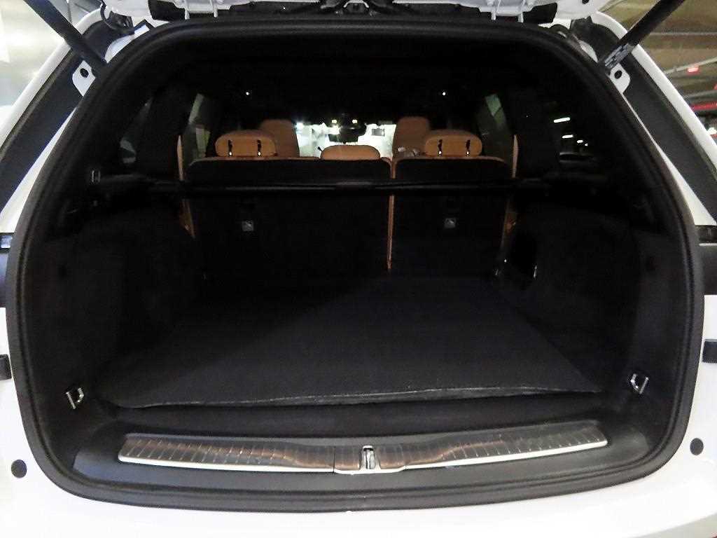 Jeep Cherokee — photo 16