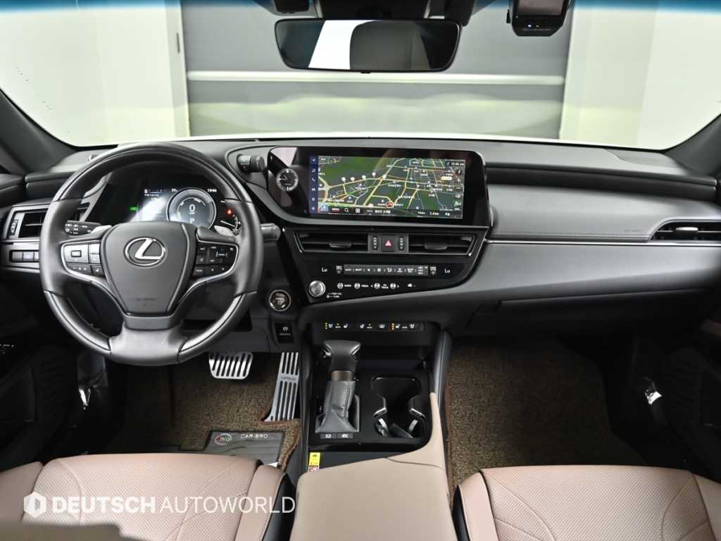 Lexus ES — photo 07