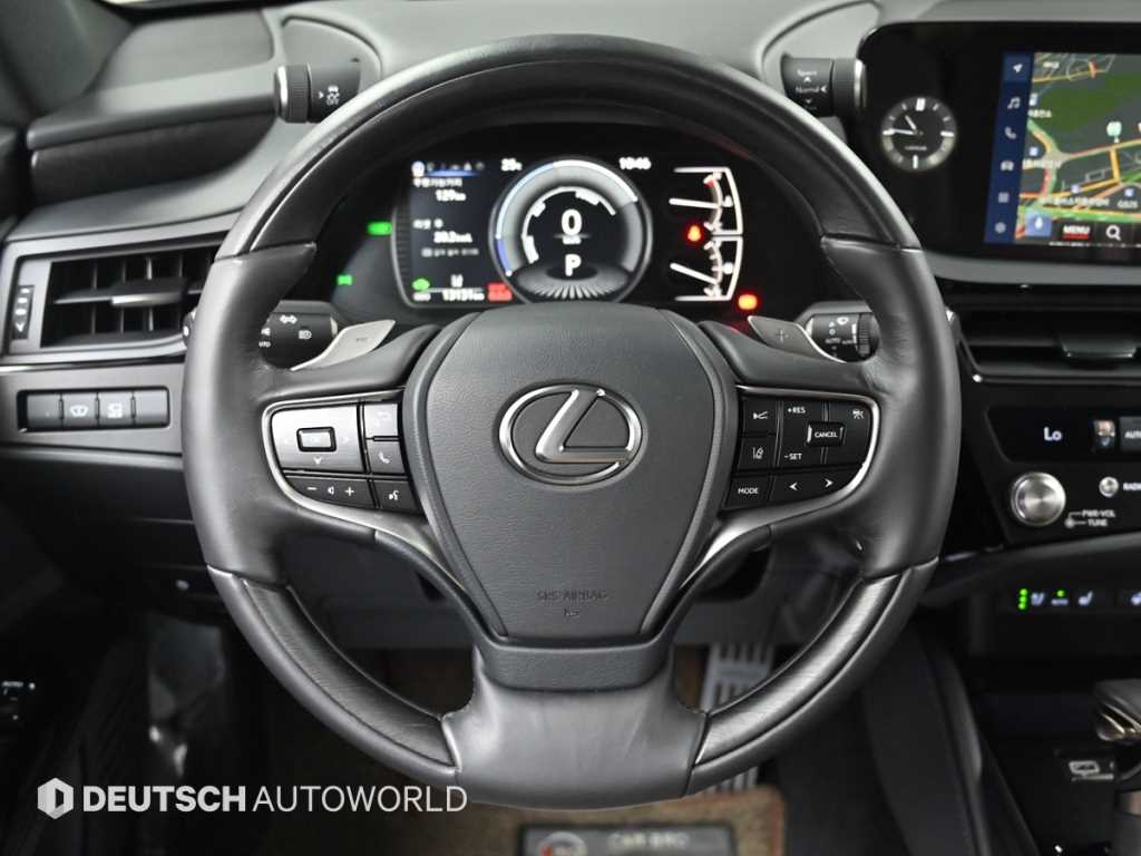 Lexus ES — photo 13
