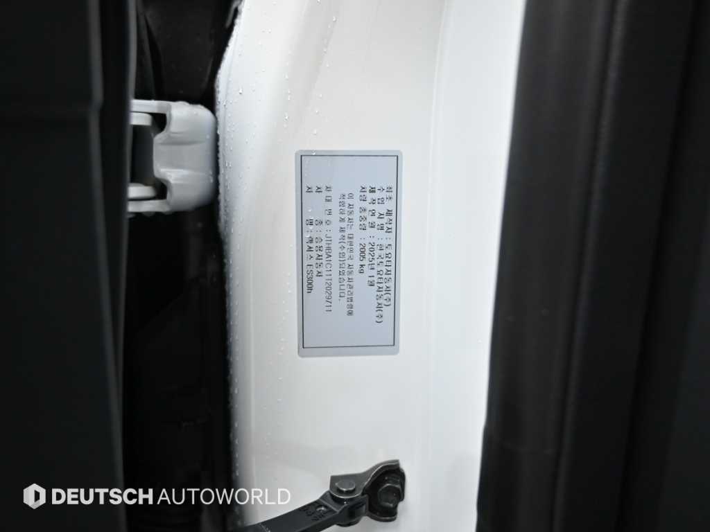 Lexus ES — photo 20