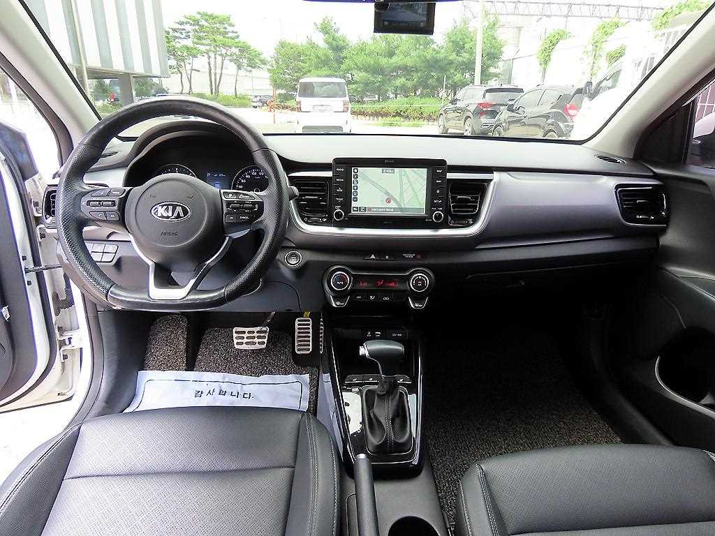 Kia Stonic — photo 07