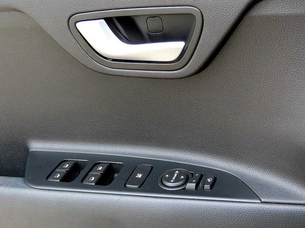 Kia Stonic — photo 11