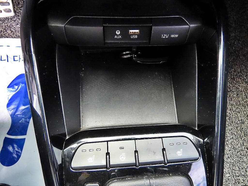 Kia Stonic — photo 13