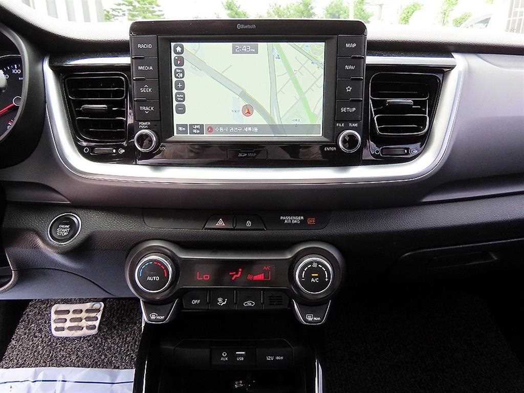 Kia Stonic — photo 14