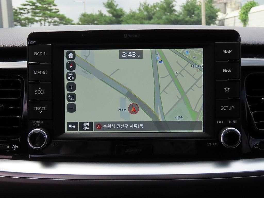 Kia Stonic — photo 15