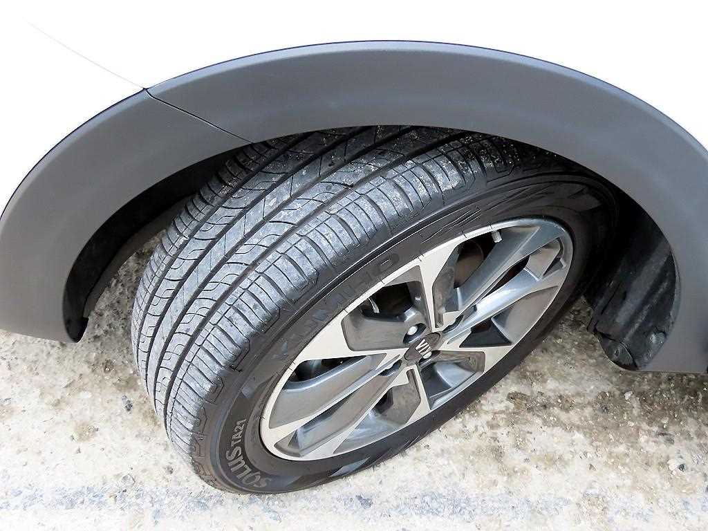 Kia Stonic — photo 20