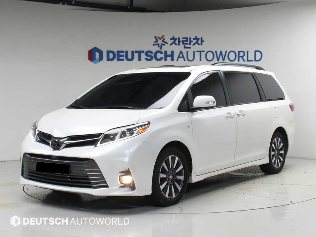 Toyota Sienna — photo 01