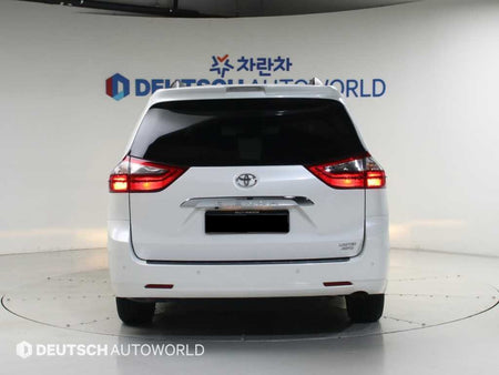 Toyota Sienna — photo 04