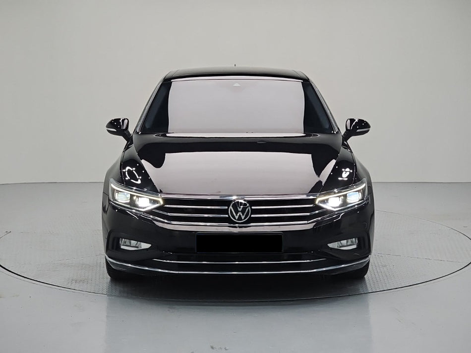 Volkswagen Passat — photo 02