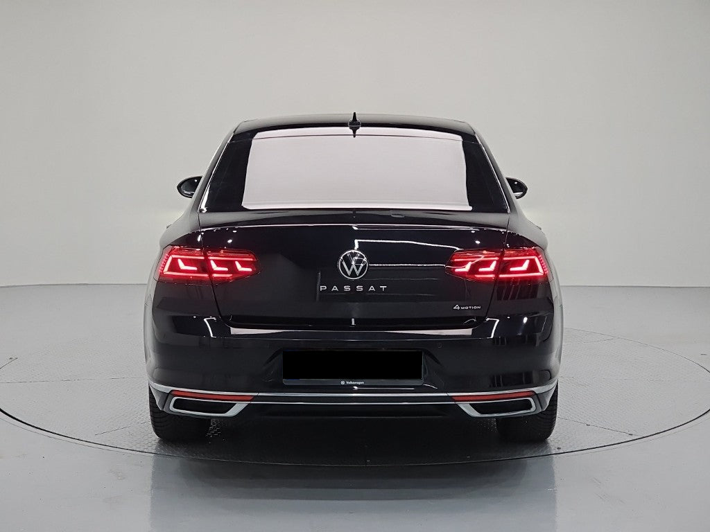 Volkswagen Passat — photo 03