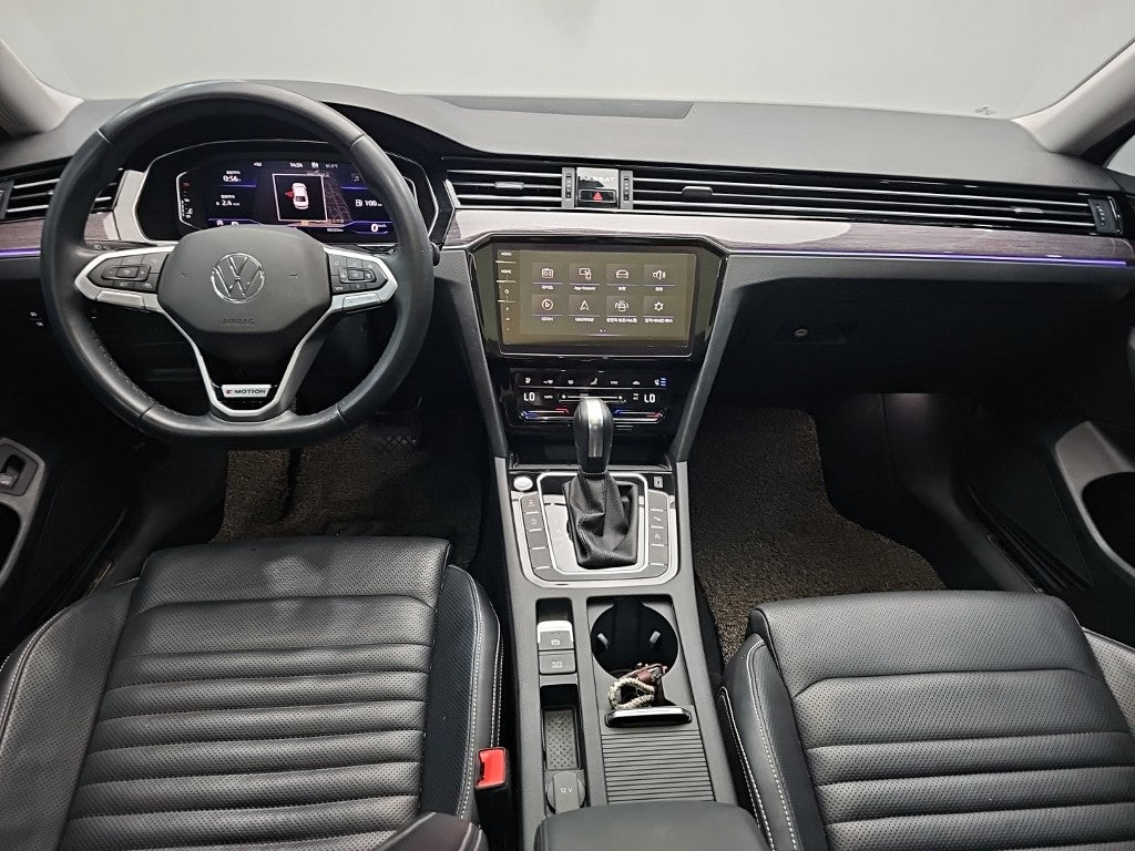 Volkswagen Passat — photo 07