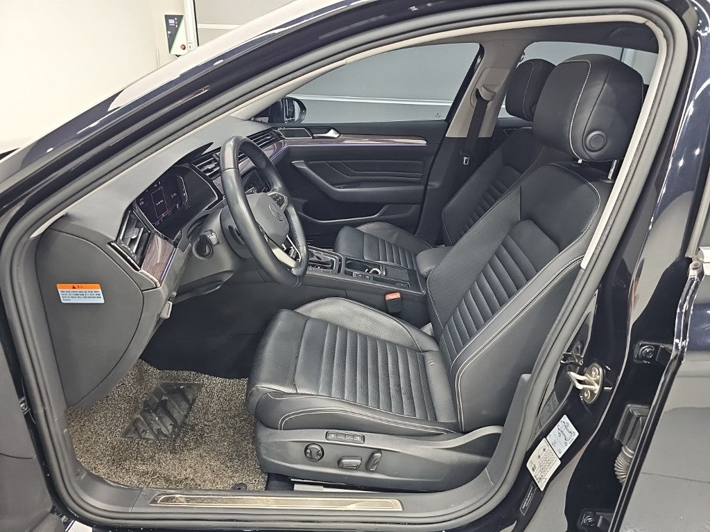 Volkswagen Passat — photo 11
