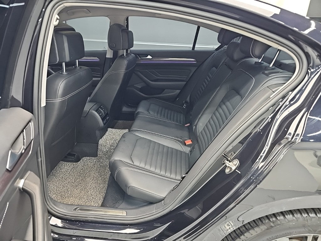 Volkswagen Passat — photo 12