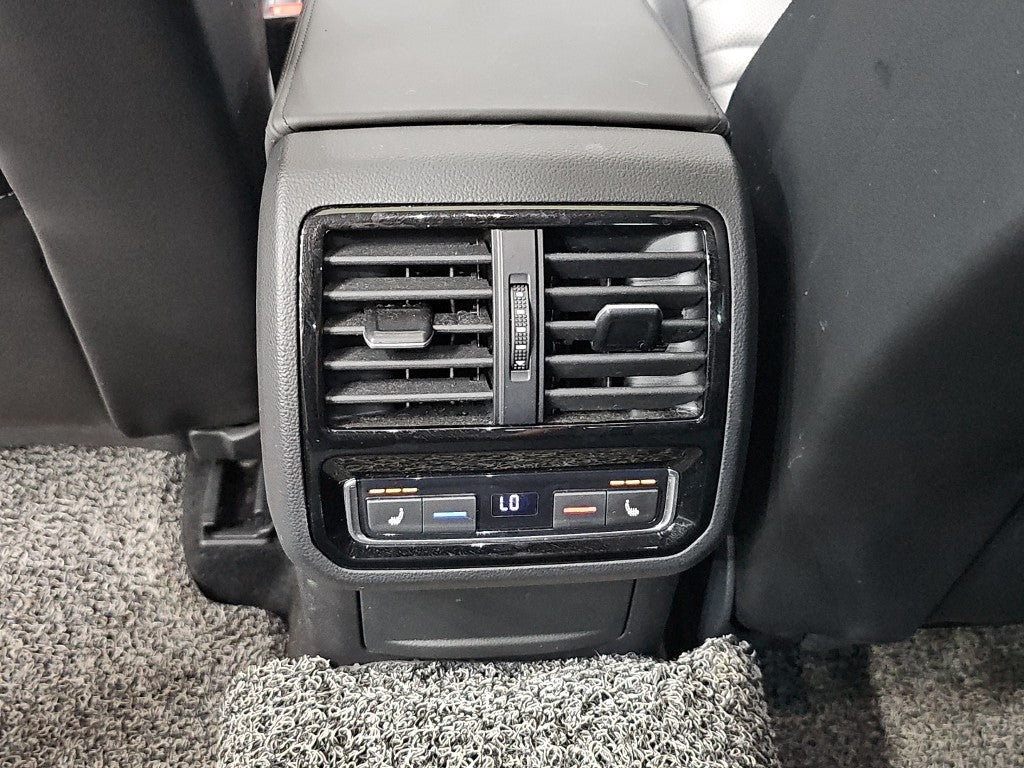 Volkswagen Passat — photo 13