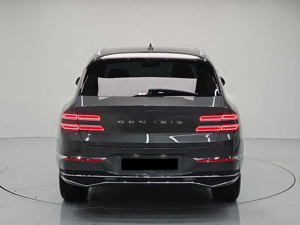 Genesis GV80 — photo 03