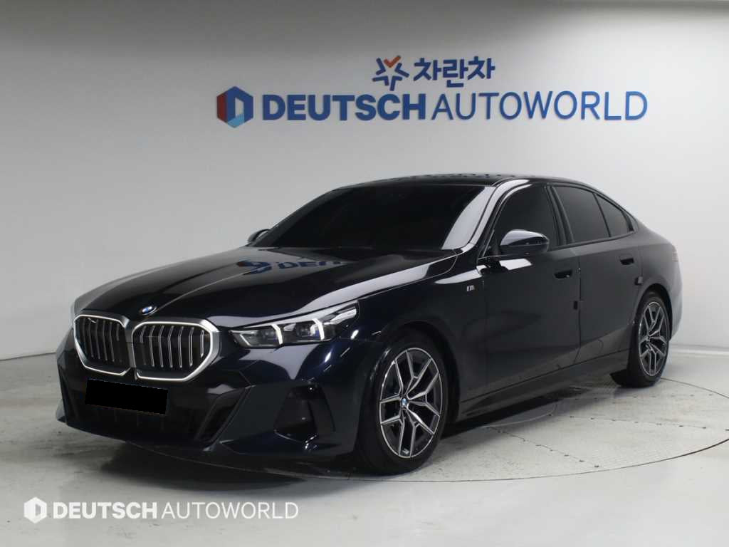 BMW 5-Series — photo 02
