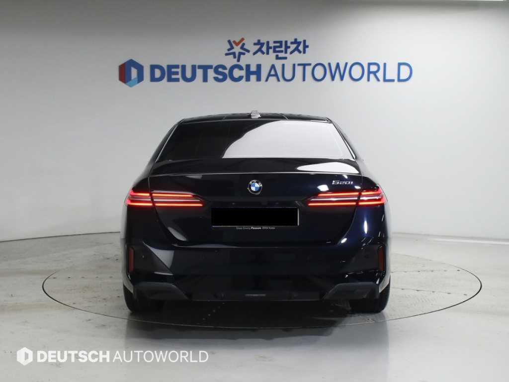BMW 5-Series — photo 05