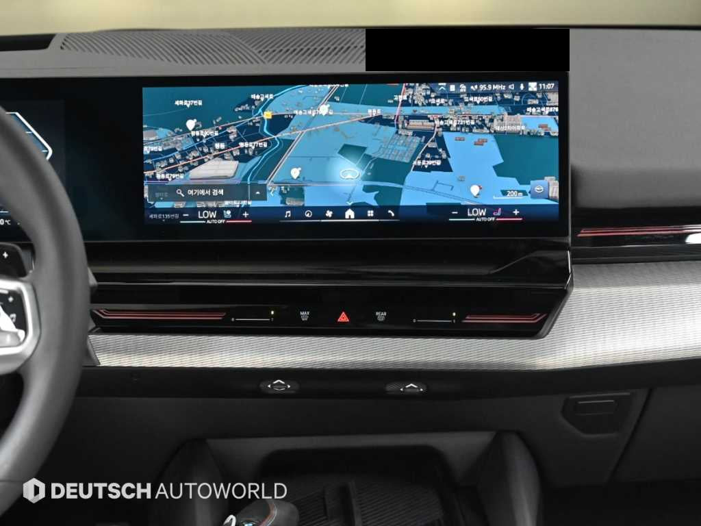 BMW 5-Series — photo 14