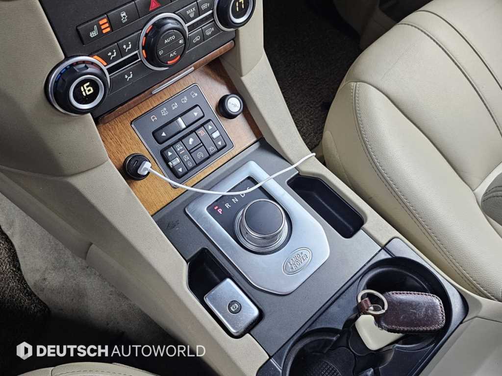 Land Rover Discovery — photo 09
