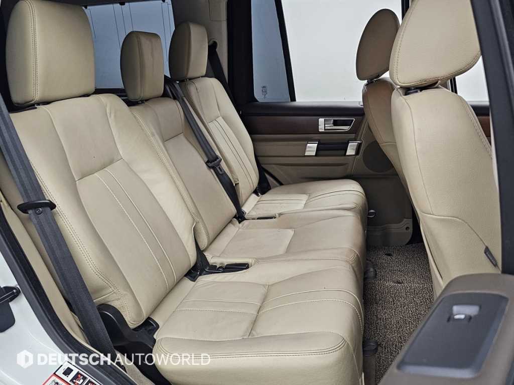 Land Rover Discovery — photo 12