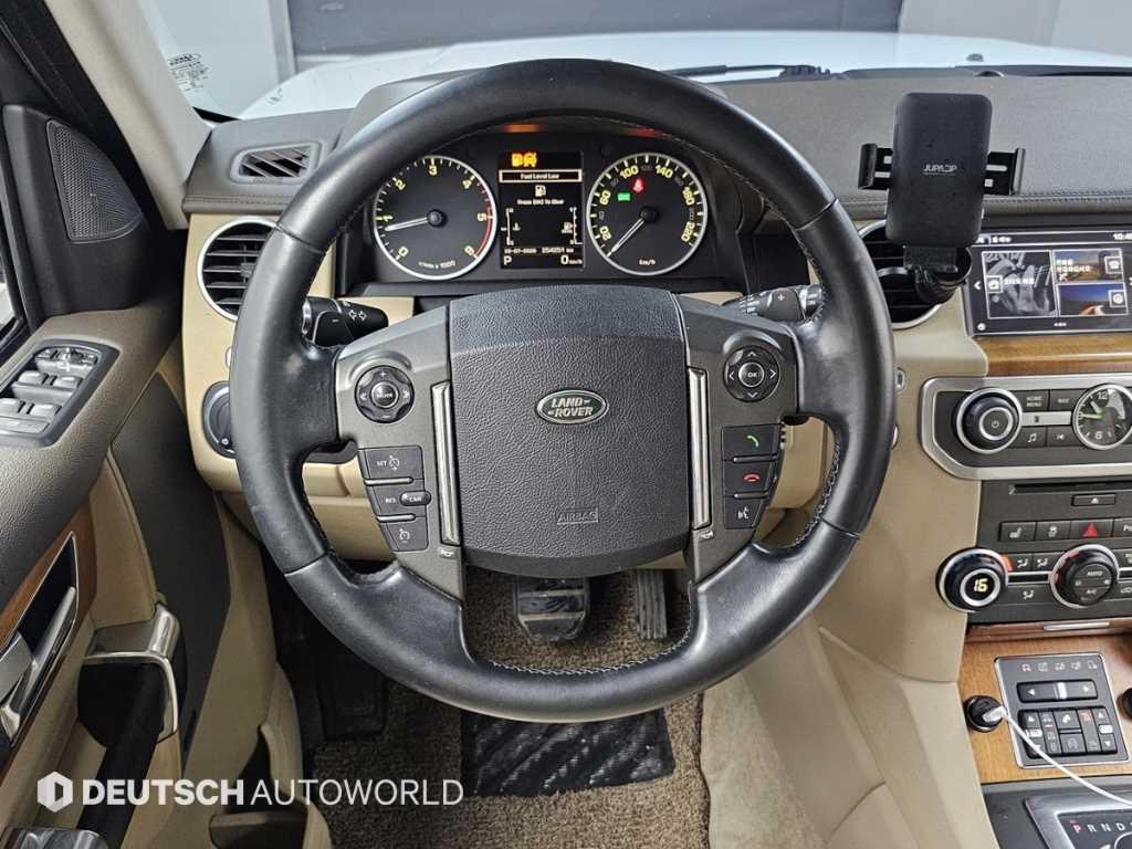 Land Rover Discovery — photo 13