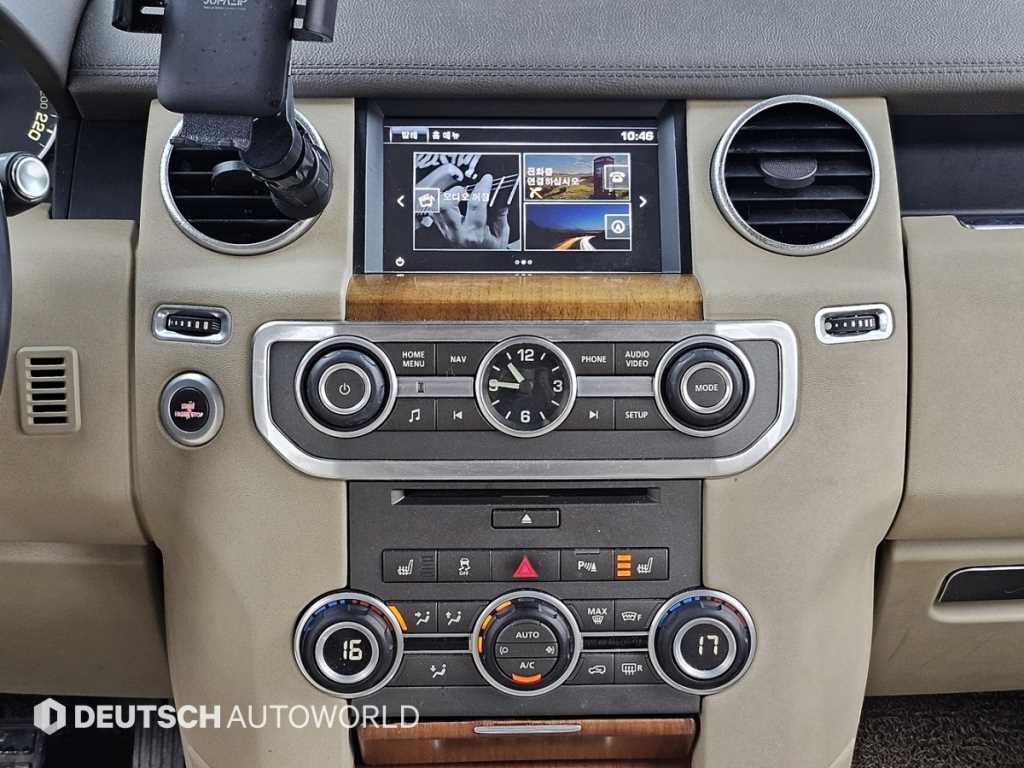 Land Rover Discovery — photo 14