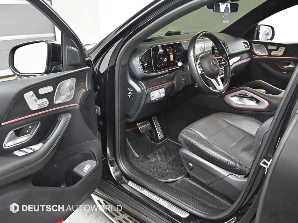 Mercedes-Benz GLE-Class — photo 11
