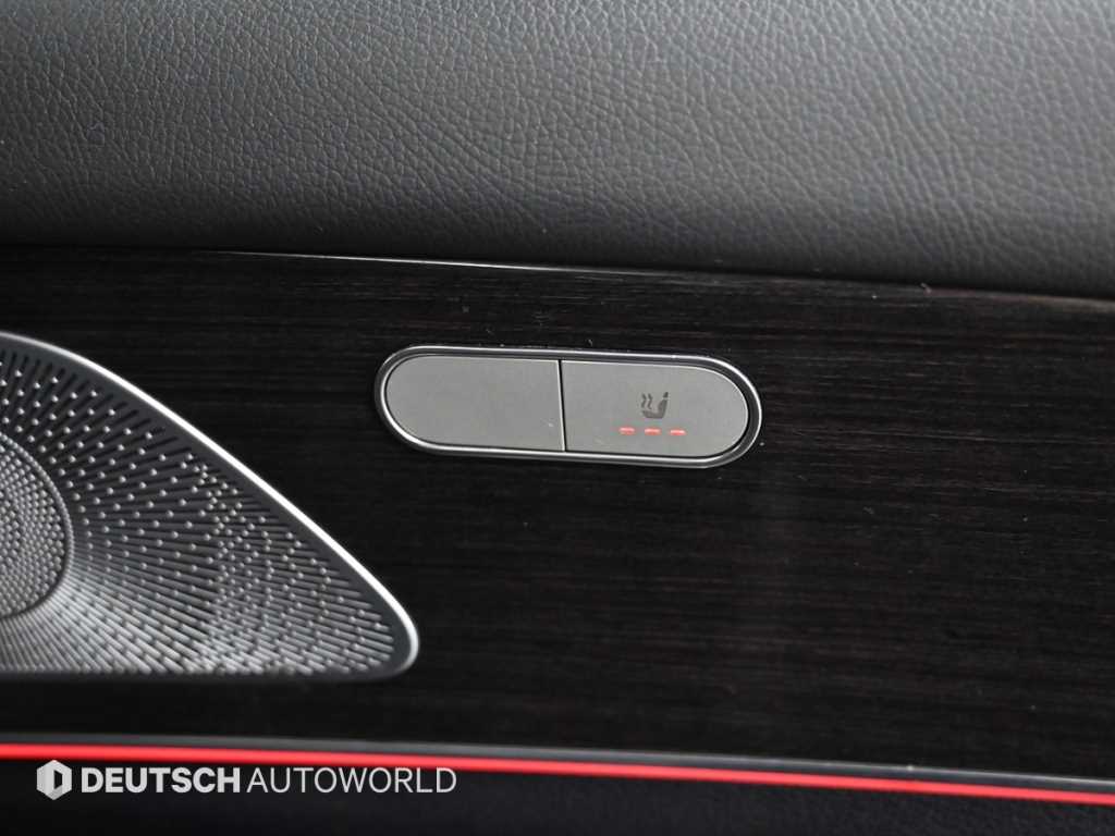 Mercedes-Benz GLE-Class — photo 16