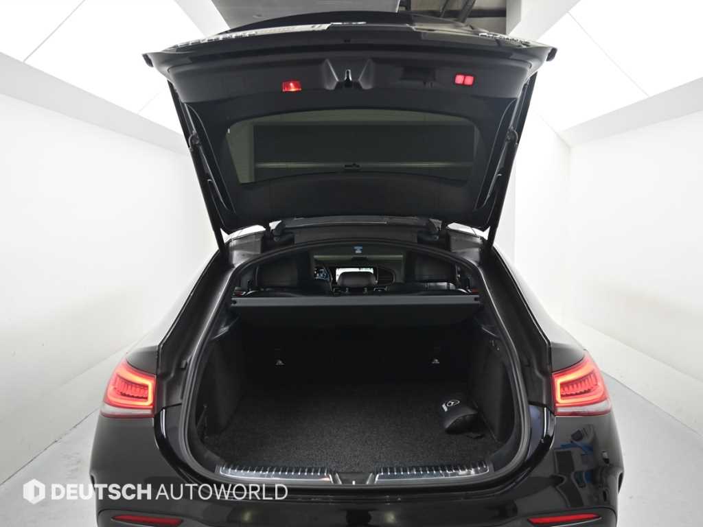 Mercedes-Benz GLE-Class — photo 19