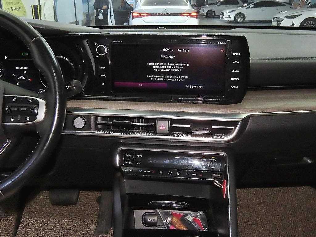 Kia K5 — photo 11