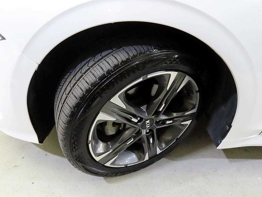 Kia K5 — photo 20